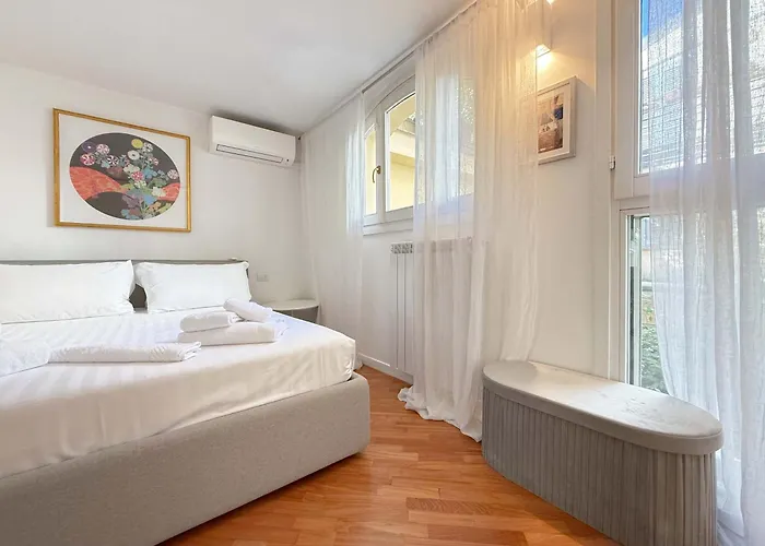 Homeby, Loft Nicholas Mediolan
