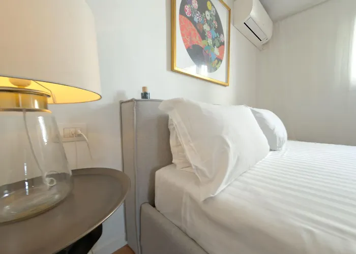 Homeby, Loft Nicholas Mediolan