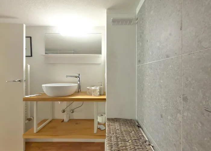 Homeby, Loft Nicholas Mediolan