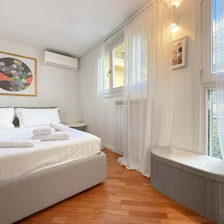 Homeby, Loft Nicholas Milan