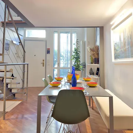 Homeby, Loft Nicholas Daire