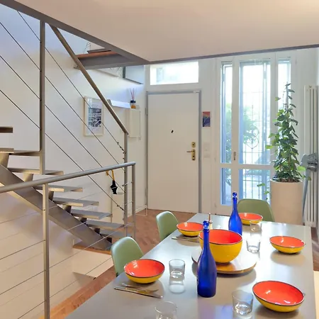 Homeby, Loft Nicholas